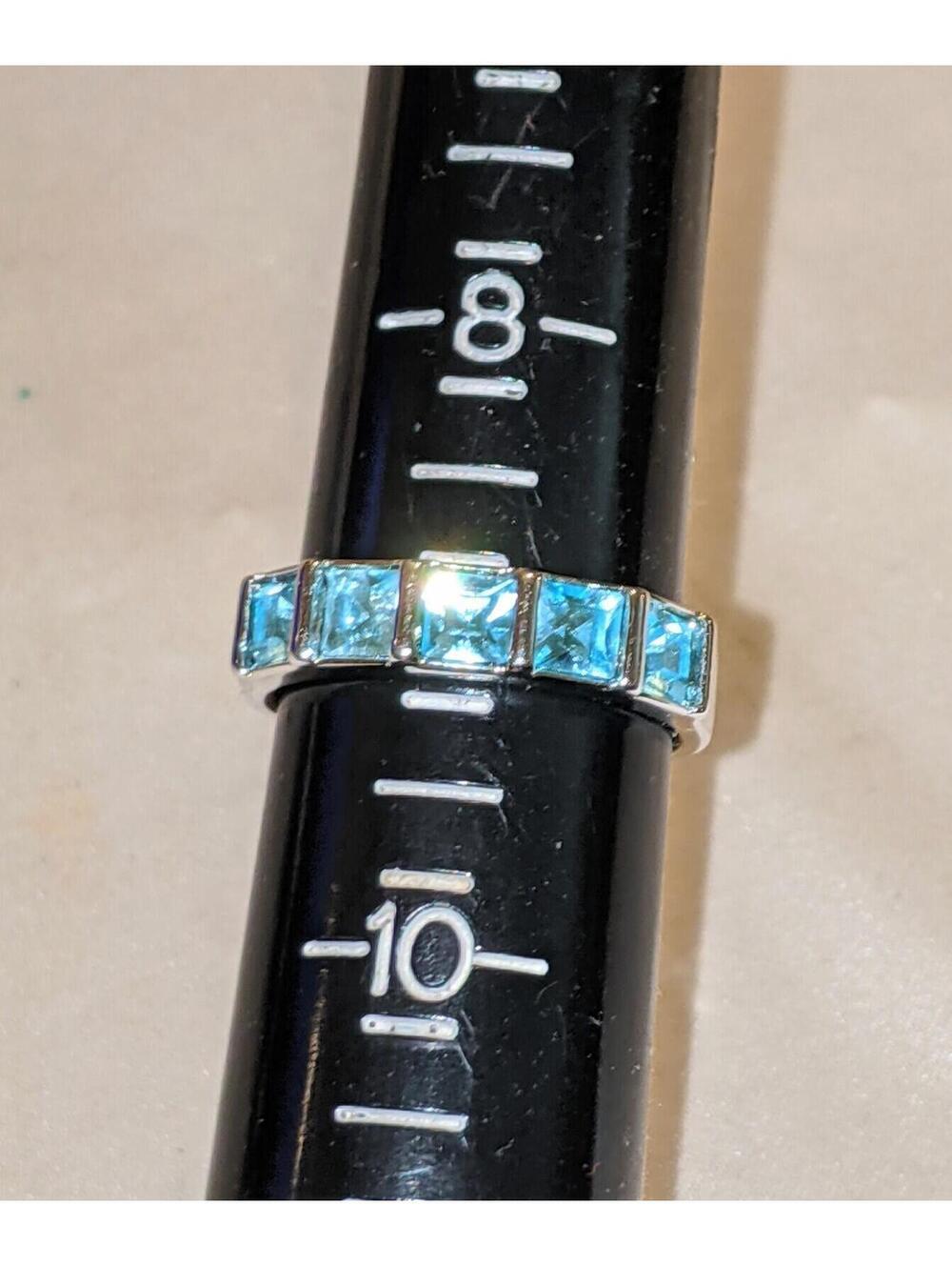 Lia Sophia "Cold Front" Women's Silver Tone Band Ring With Blue Crystals Size 9 - Picture 5 of 5
